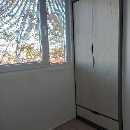 Lovely 1- Bedroom Condo Close To Downtown Skopje Buitenkant foto